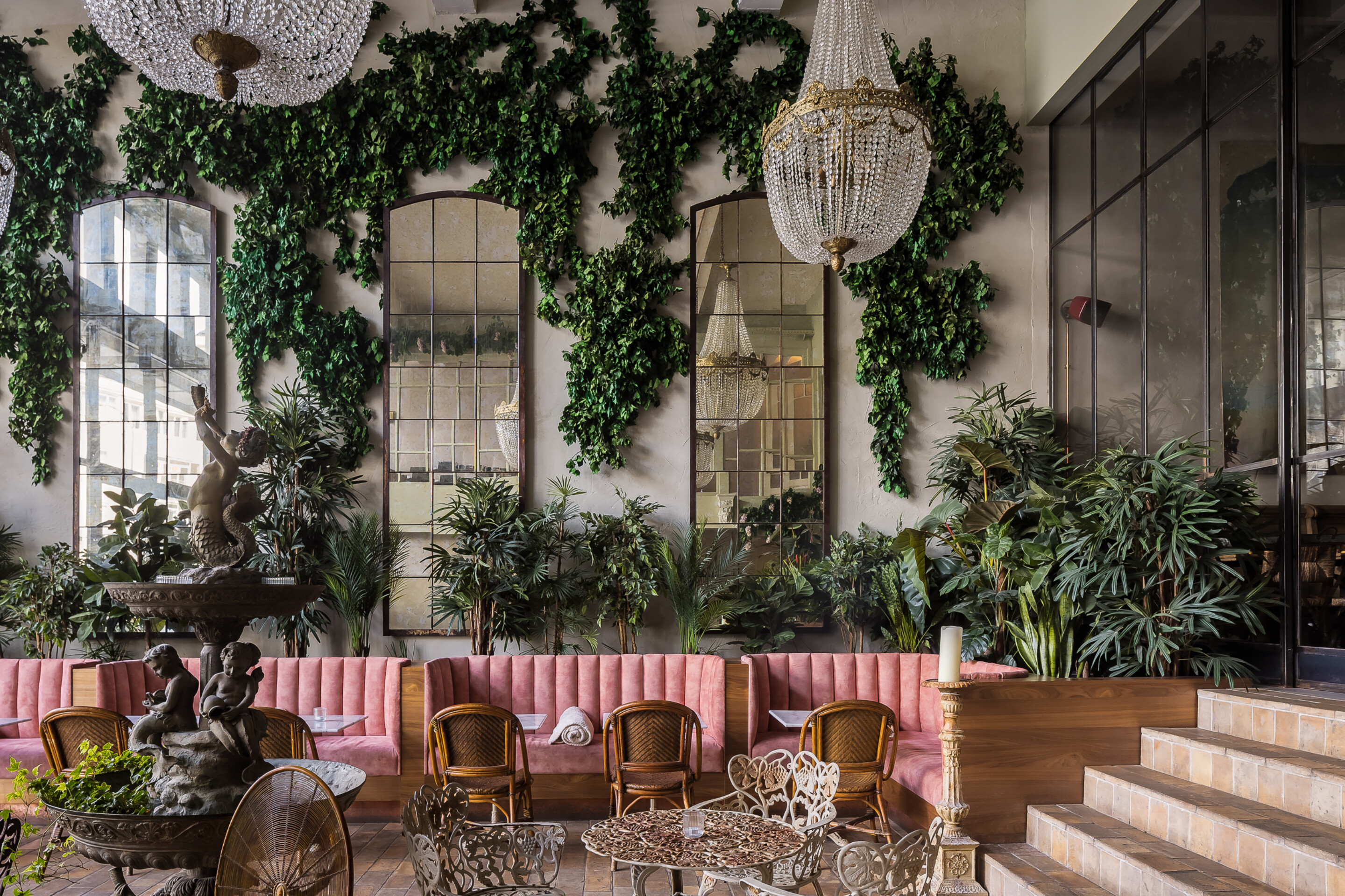 Stay studio brasserie surrealiste photo cafeine be 21